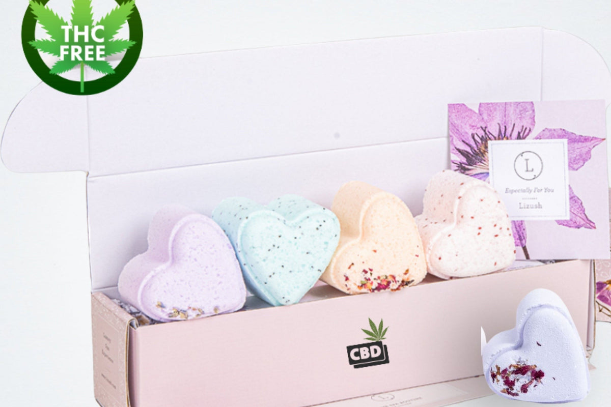 Coffret cadeau de 5 pastilles de douche CBD à la lavande en forme de cœur