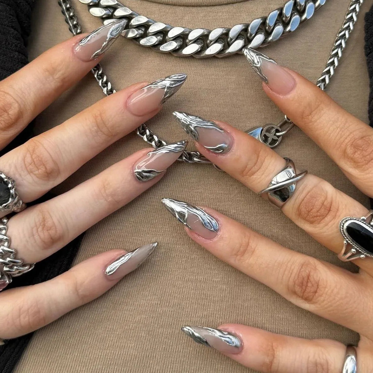 Lot de 24 faux ongles en acrylique style français romantique (effet 3D), modèle « Candy »