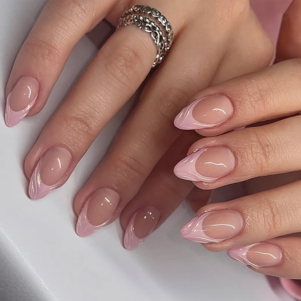 Lot de 24 faux ongles en acrylique style français romantique (effet 3D), modèle « Candy »